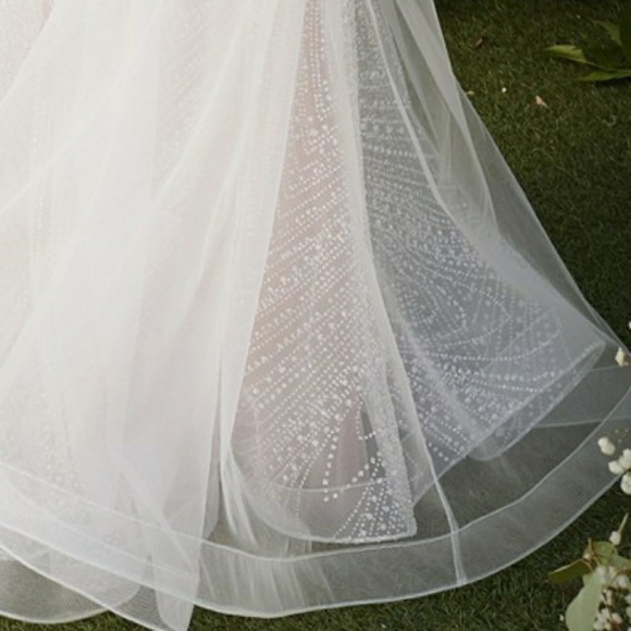 New long  off the shoulder lace tulle lace up back wedding dress,bridal gown - Picture 7 of 8